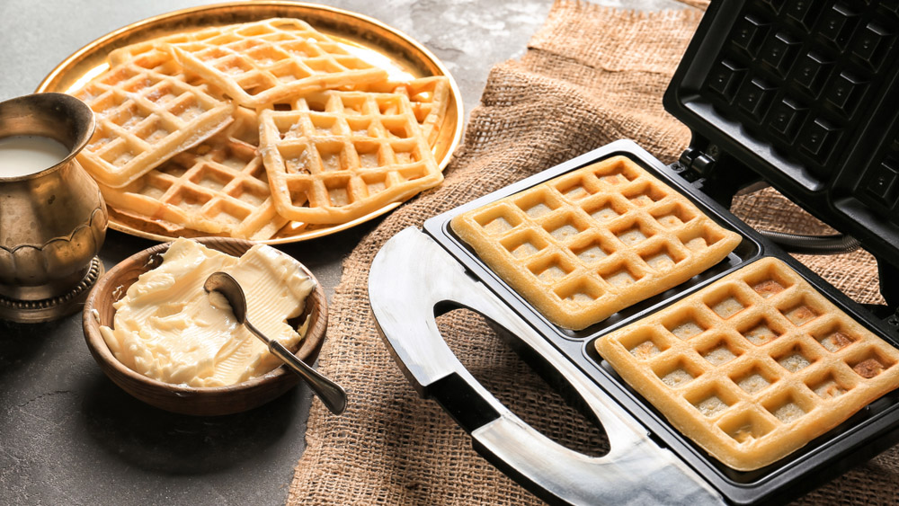 Best Waffle Makers With Buying Guide